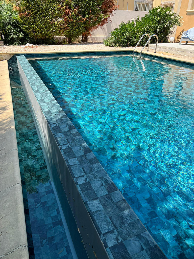 renovation-piscine-debordement