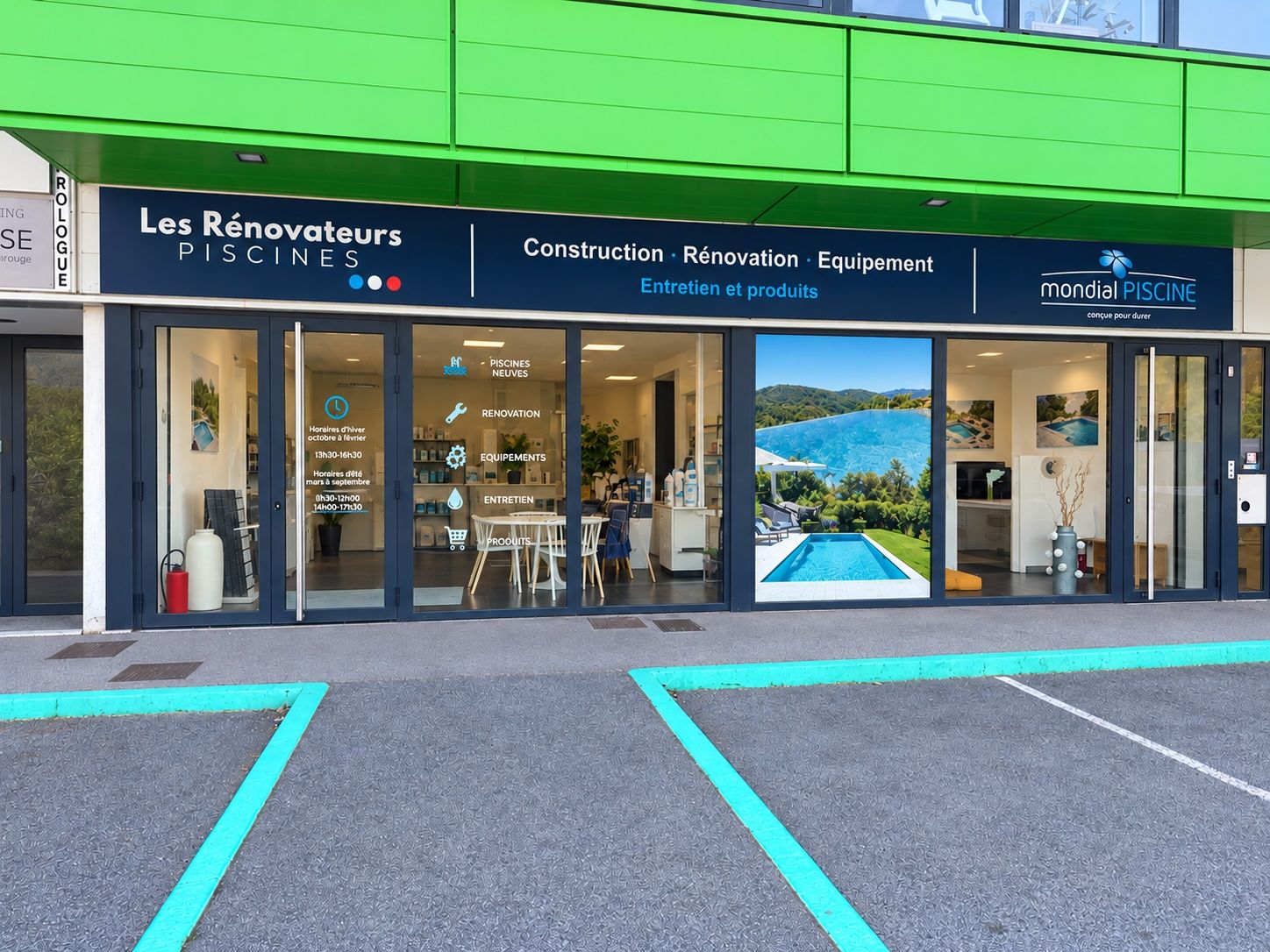Façade du magasin Les Rénovateurs Piscines et Mondial Piscine, 1846 boulevard du Cerceron à Saint-Raphaël